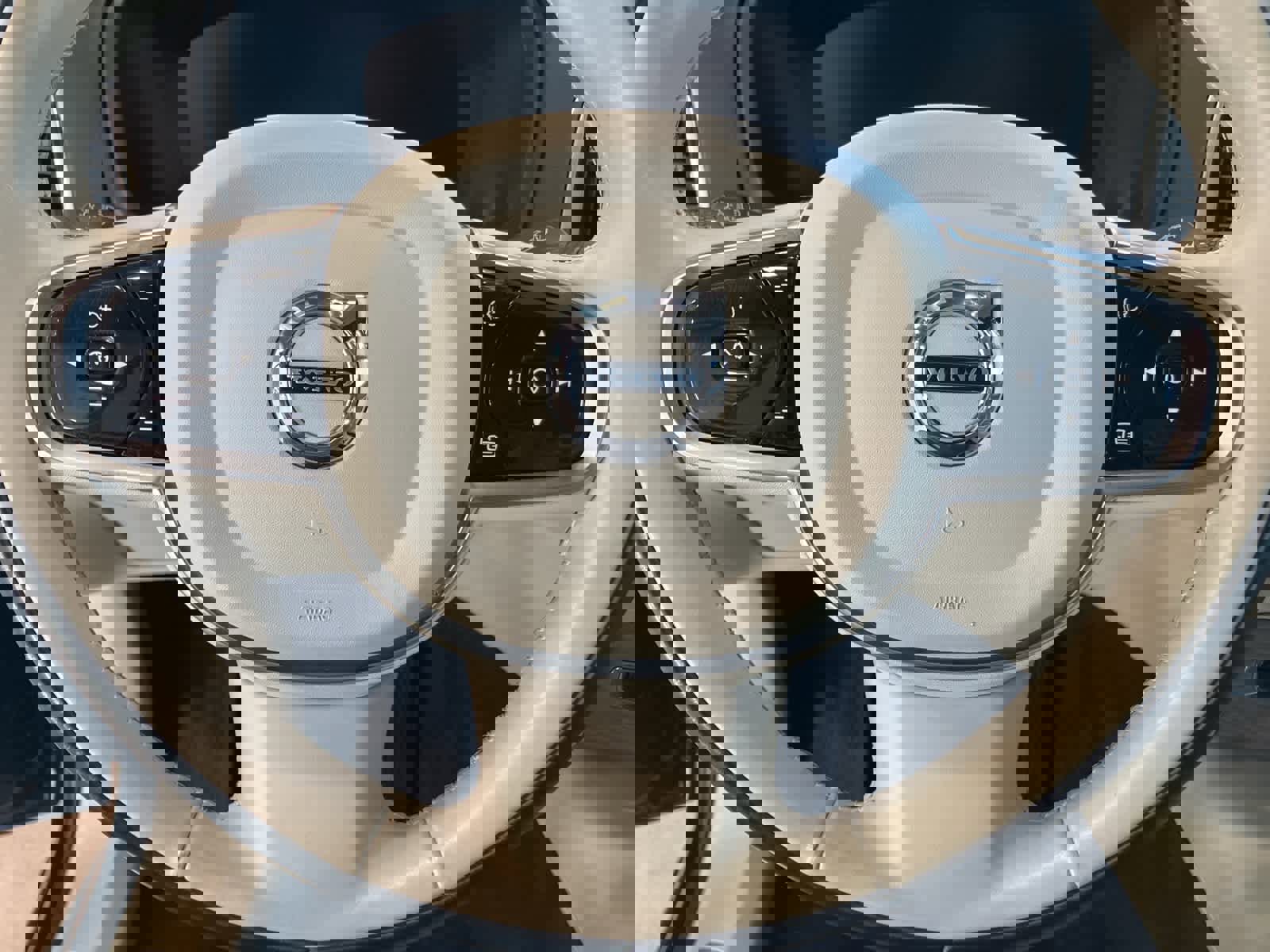 Used 2022 Volvo XC90 T6 Inscription w/ Advanced Package image 16