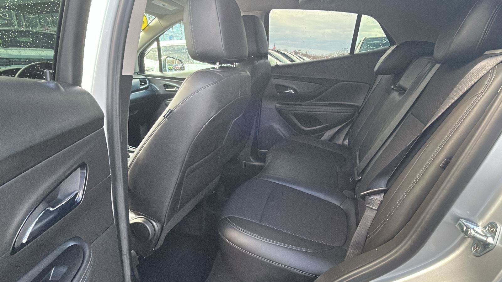 Used 2022 Buick Encore Preferred w/ Safety Package image 29