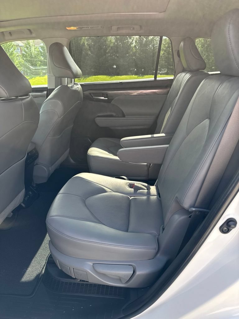 Used 2023 Toyota Highlander Platinum AWD/4WD image 7