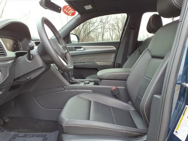 Used 2022 Volkswagen Atlas Cross Sport SE w/ Panoramic Sunroof Package image 17