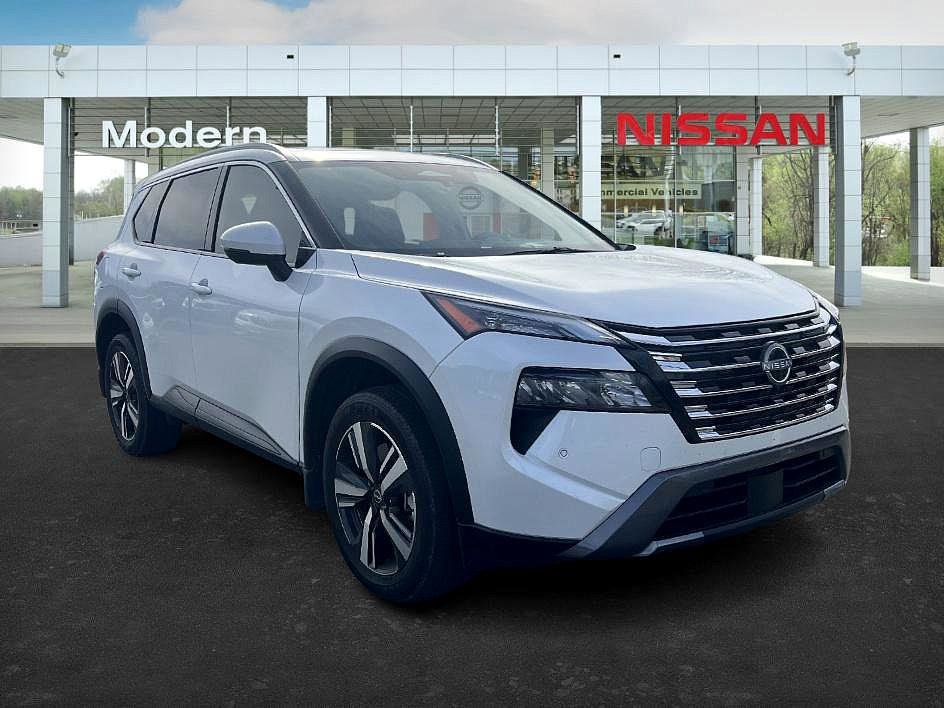 Certified 2025 Nissan Rogue SL w/ Tech Package image 18