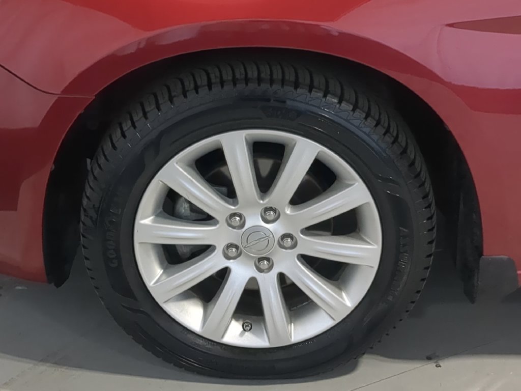 Used 2014 Chrysler 200 Limited FWD image 17
