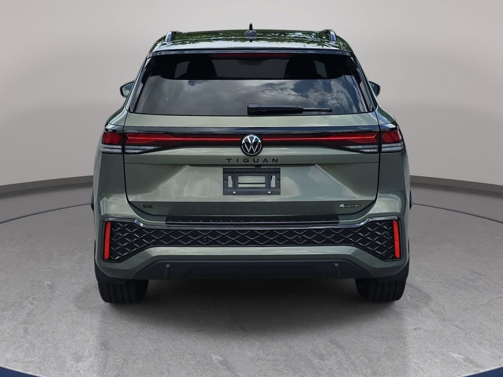 Used 2025 Volkswagen Tiguan SE R-Line AWD/4WD image 6