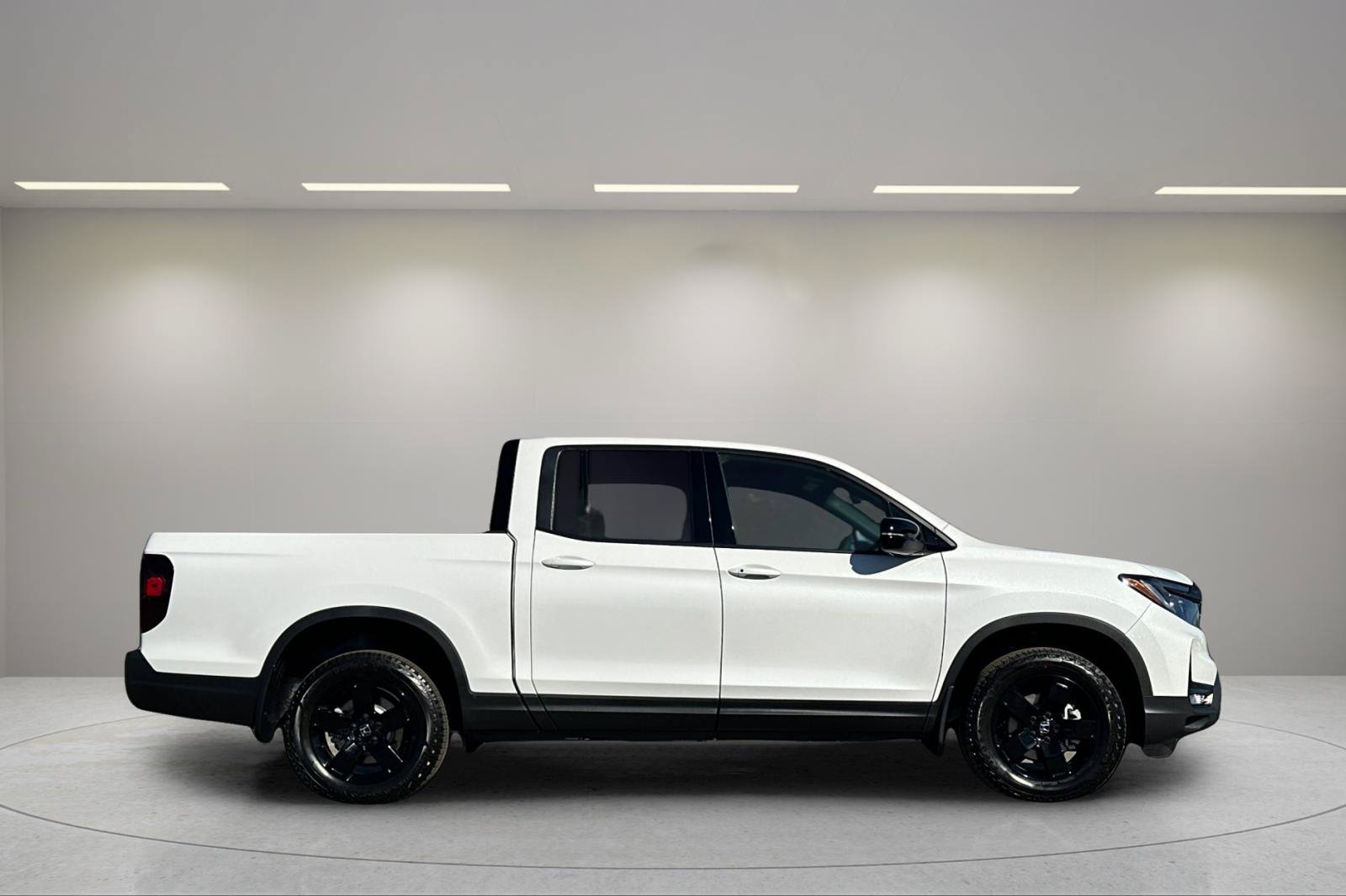 New 2026 Honda Ridgeline Black Edition image 2