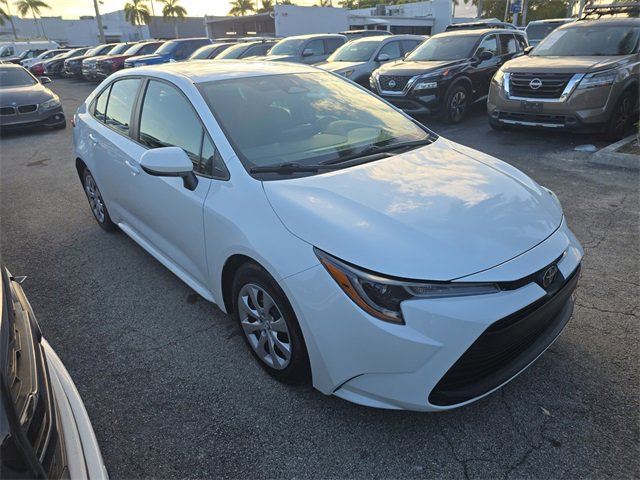 Used 2023 Toyota Corolla LE image 2