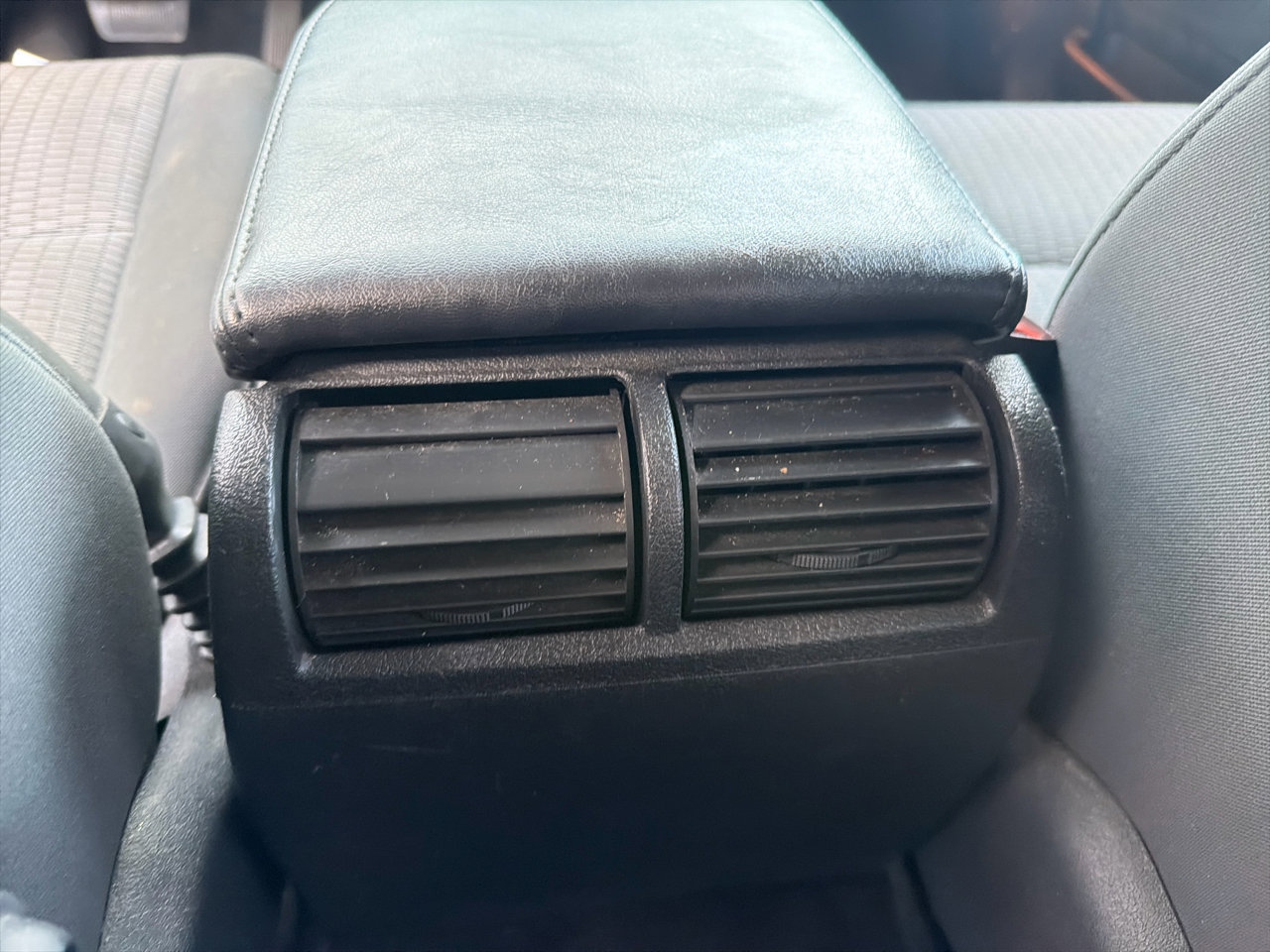 Used 2009 Jeep Grand Cherokee Laredo image 23