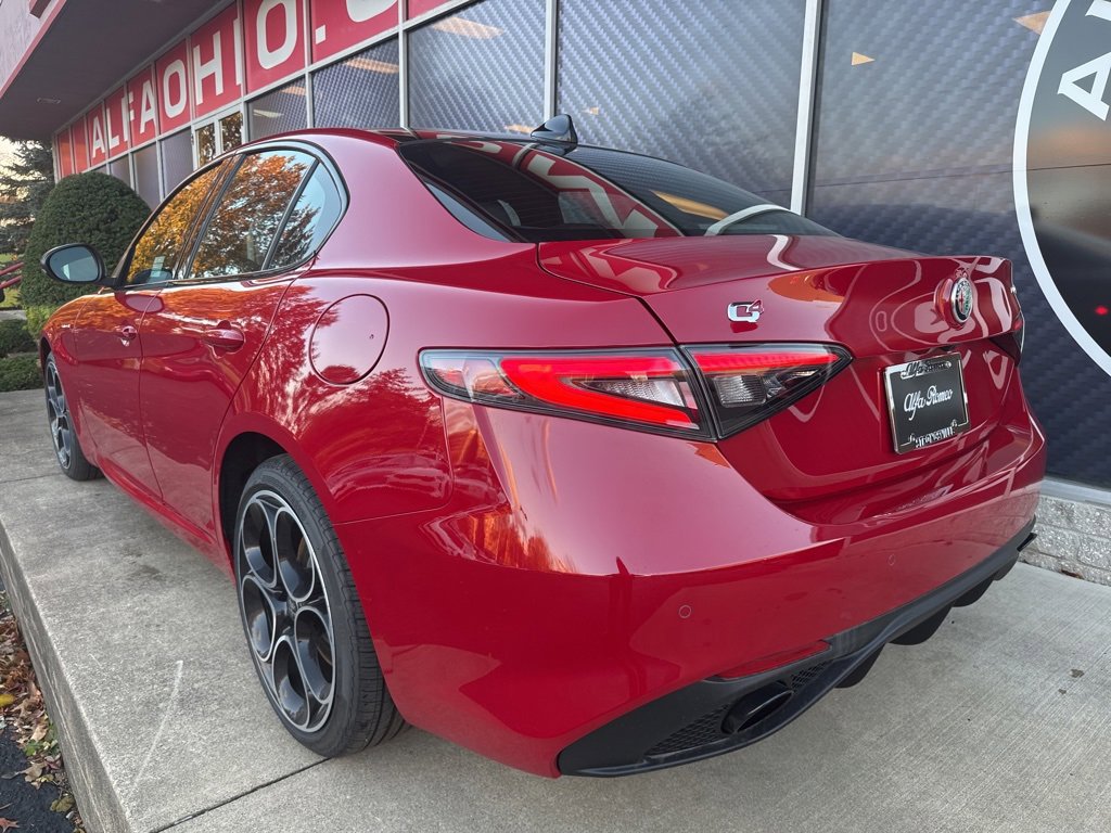 New 2025 Alfa Romeo Giulia AWD w/ Veloce Package AWD image 9