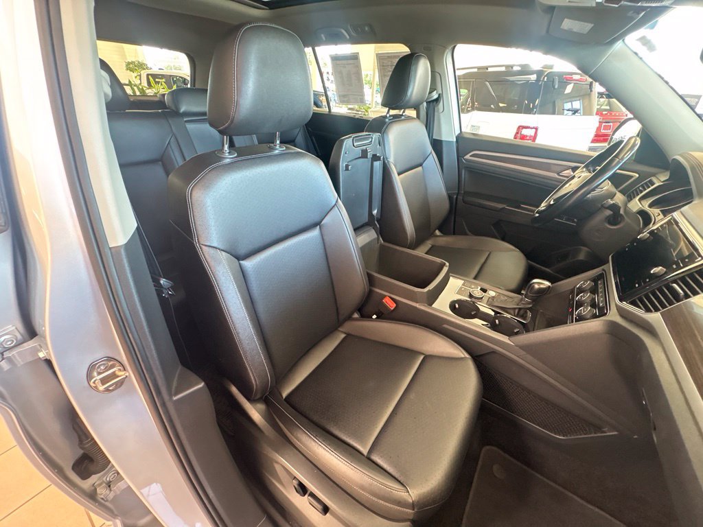 Used 2018 Volkswagen Atlas SEL w/ R-Line Package AWD/4WD image 29