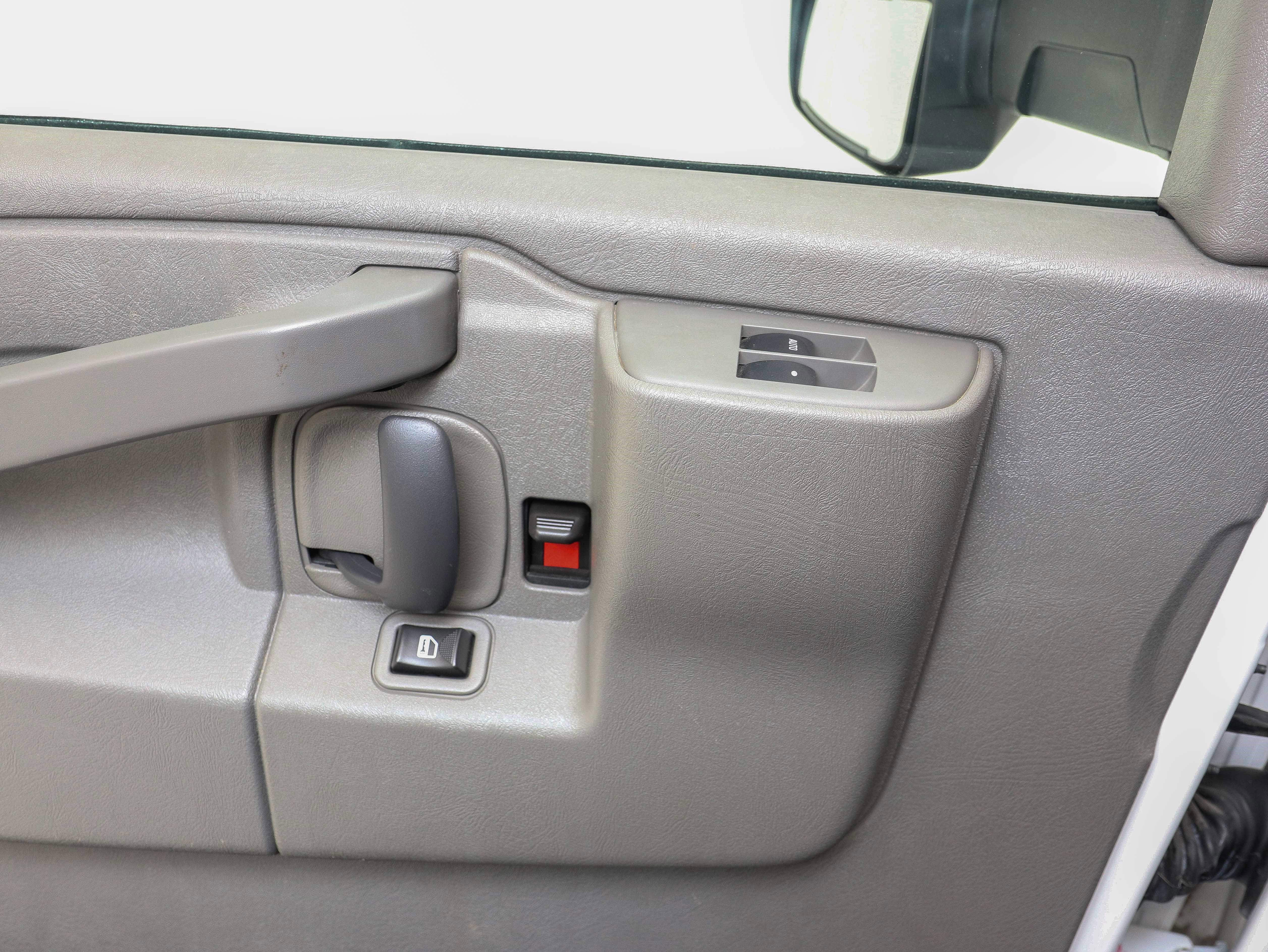 Used 2020 Chevrolet Express 3500 w/ Power Convenience Package image 23