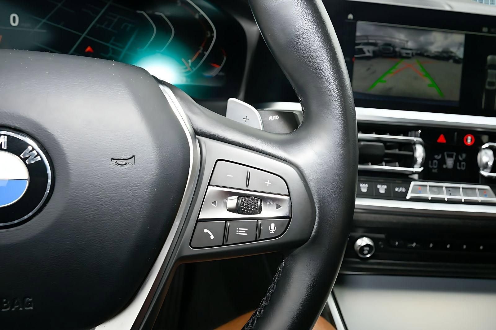 Used 2022 BMW 330i Sedan w/ Driving Assistance Package image 28