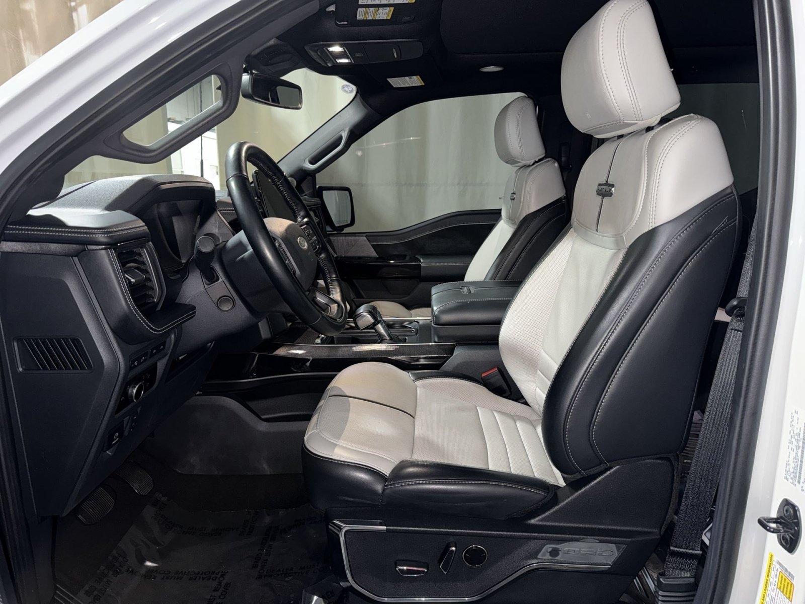 Used 2023 Ford F150 Lightning Platinum AWD/4WD image 18