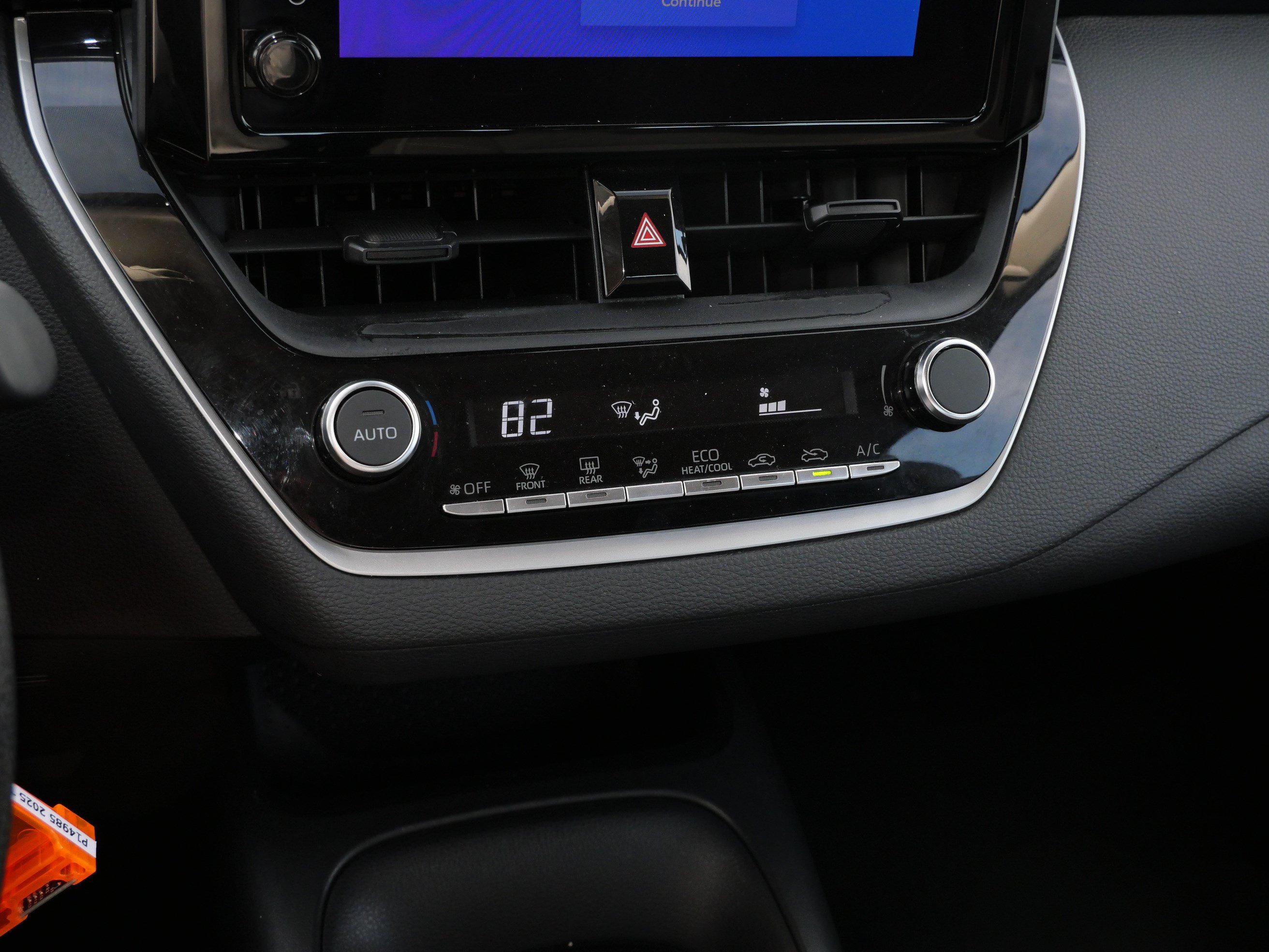 Certified 2025 Toyota Corolla LE FWD image 22