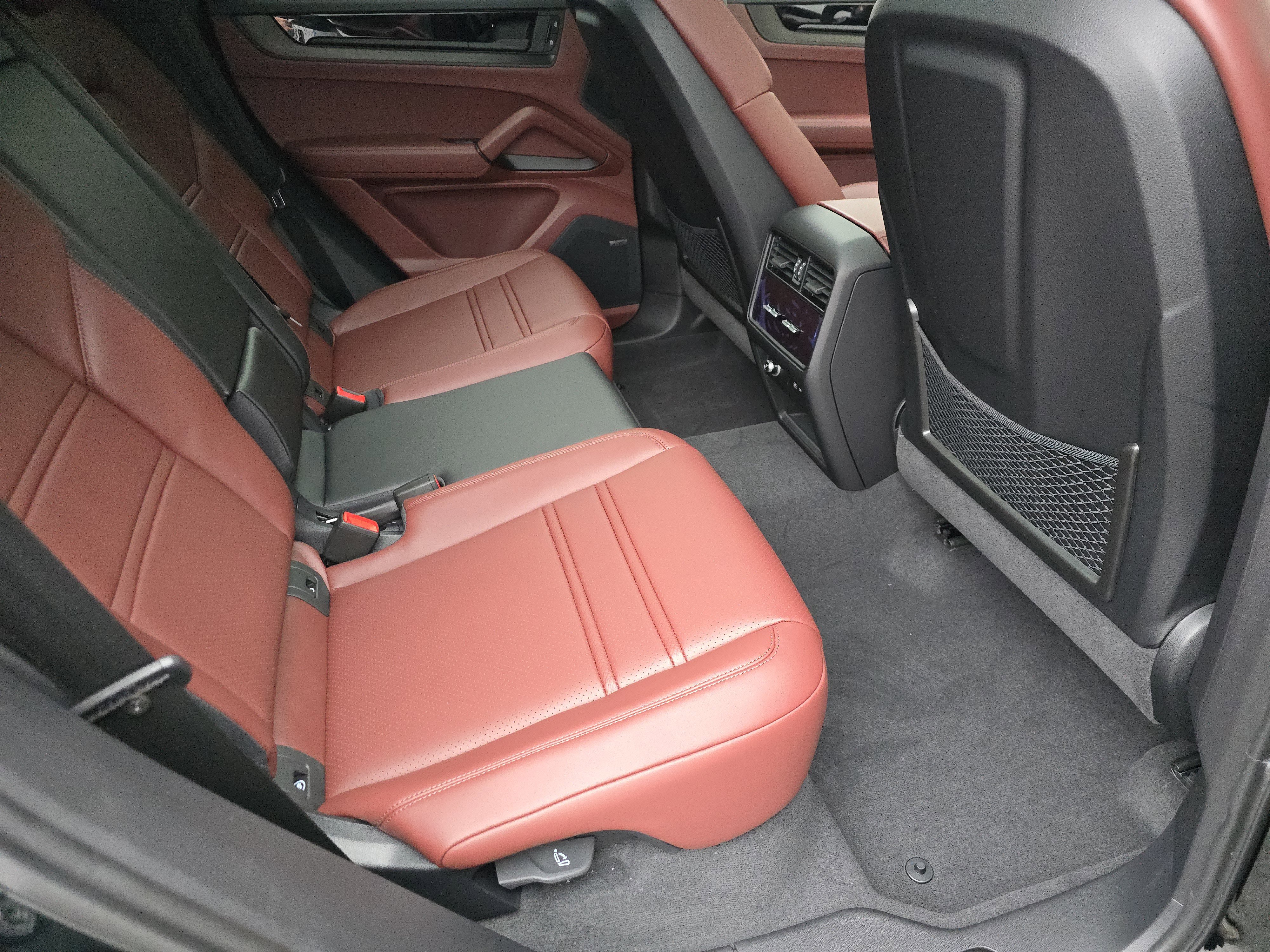 New 2026 Porsche Cayenne GTS image 14