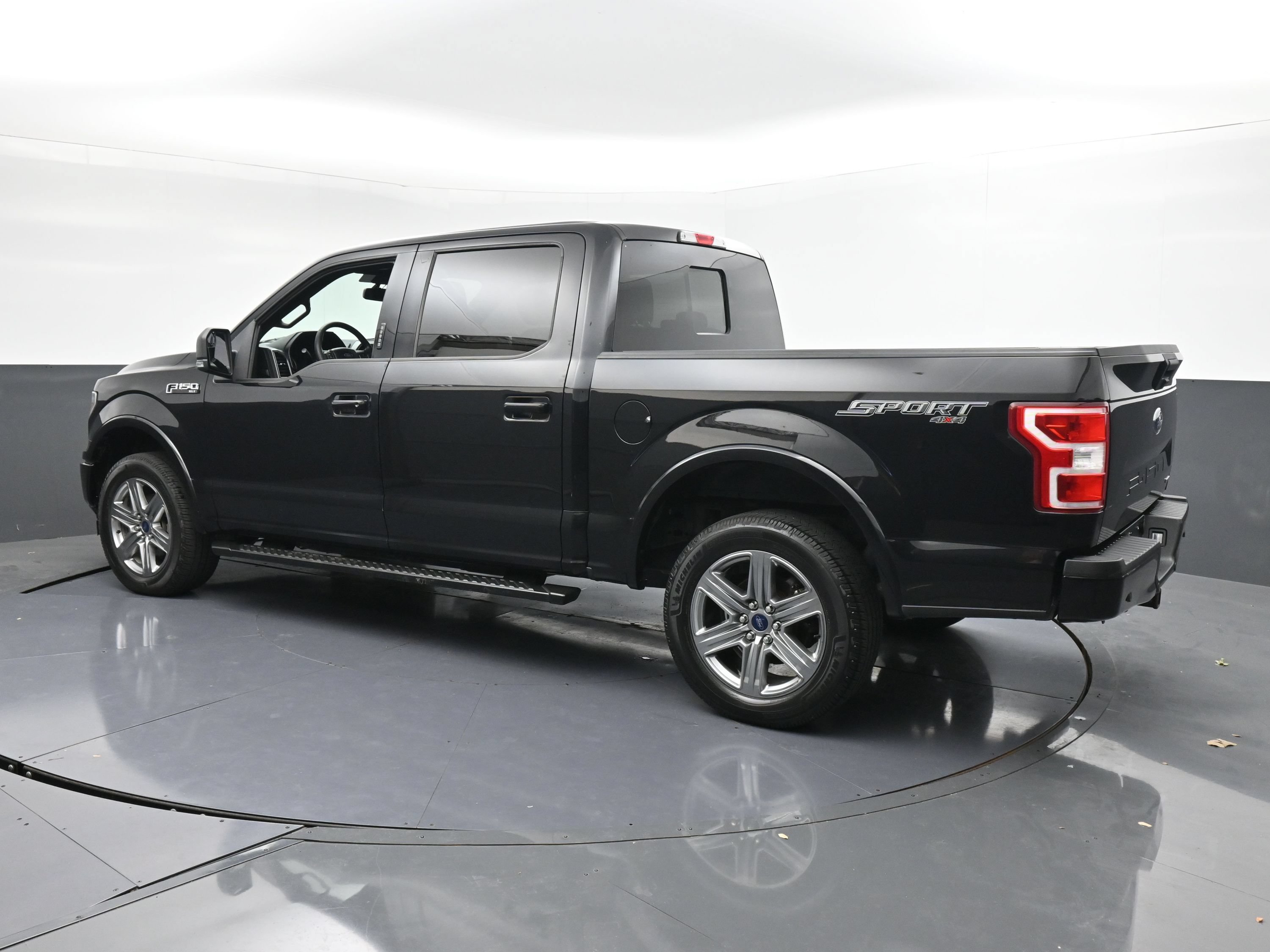 Used 2019 Ford F150 XLT w/ Equipment Group 302A Luxury AWD/4WD image 6