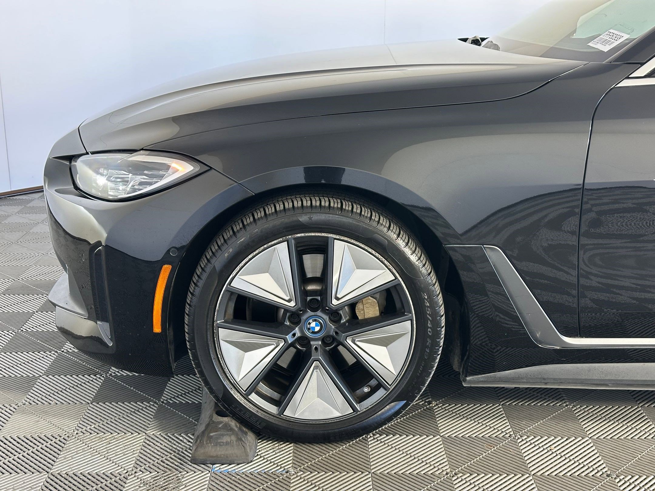 Used 2023 BMW i4 eDrive35 w/ Premium Package image 9