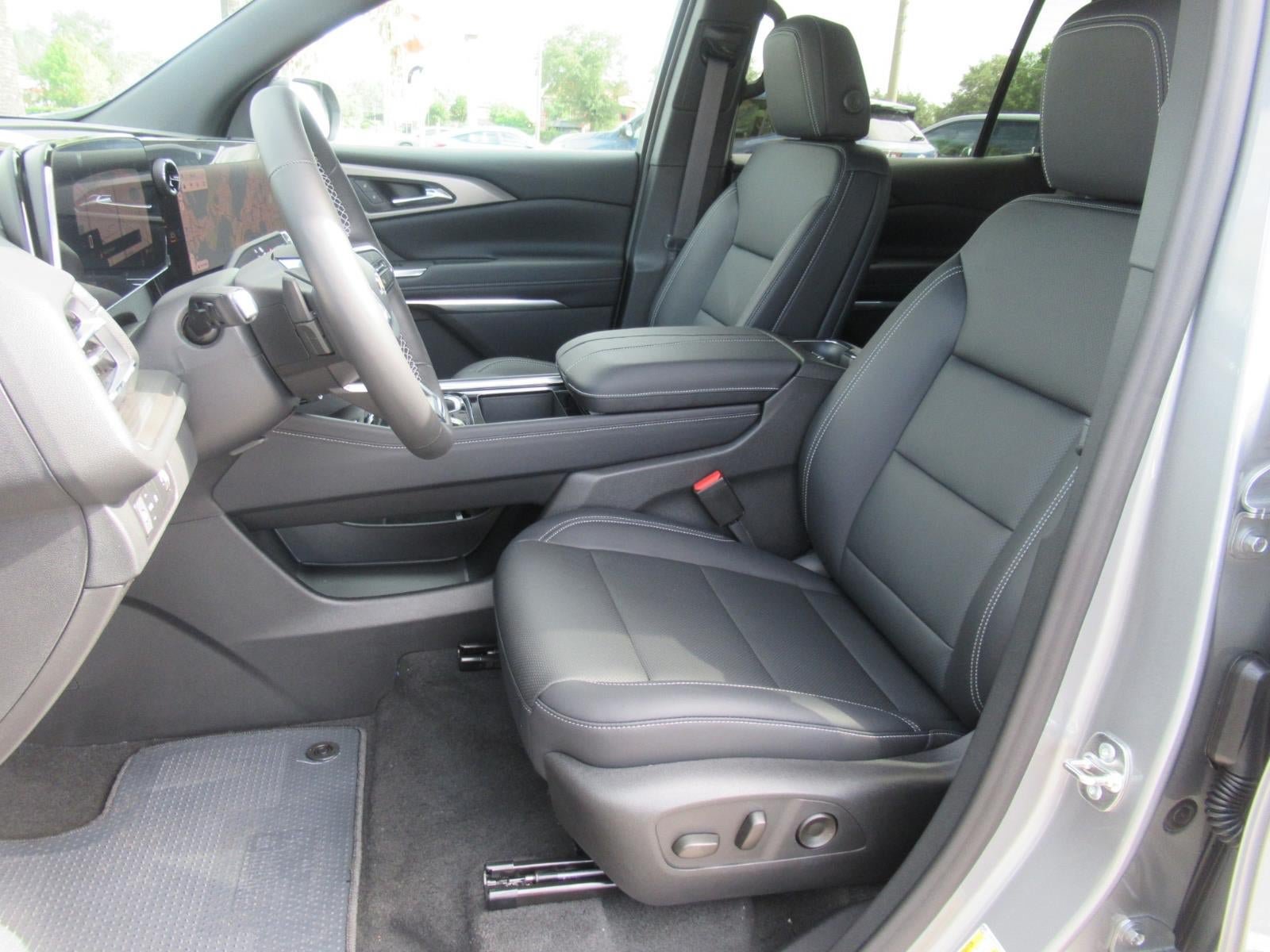 New 2027 Chevrolet Traverse LT w/ Driver Confidence Package FWD image 18