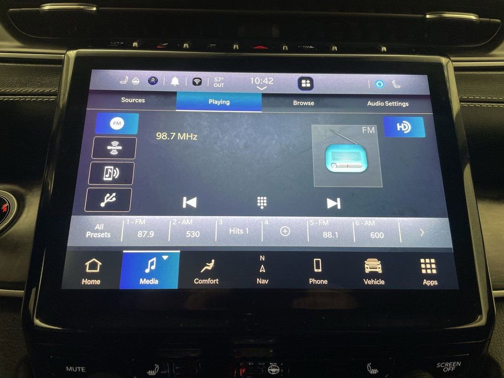 Used 2023 Jeep Grand Cherokee Limited image 7