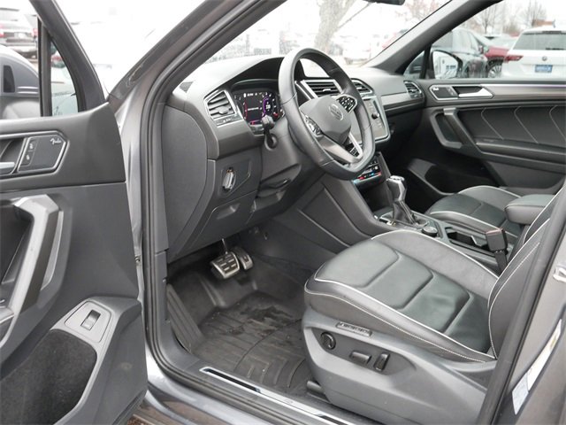 Used 2022 Volkswagen Tiguan SEL R-Line image 12