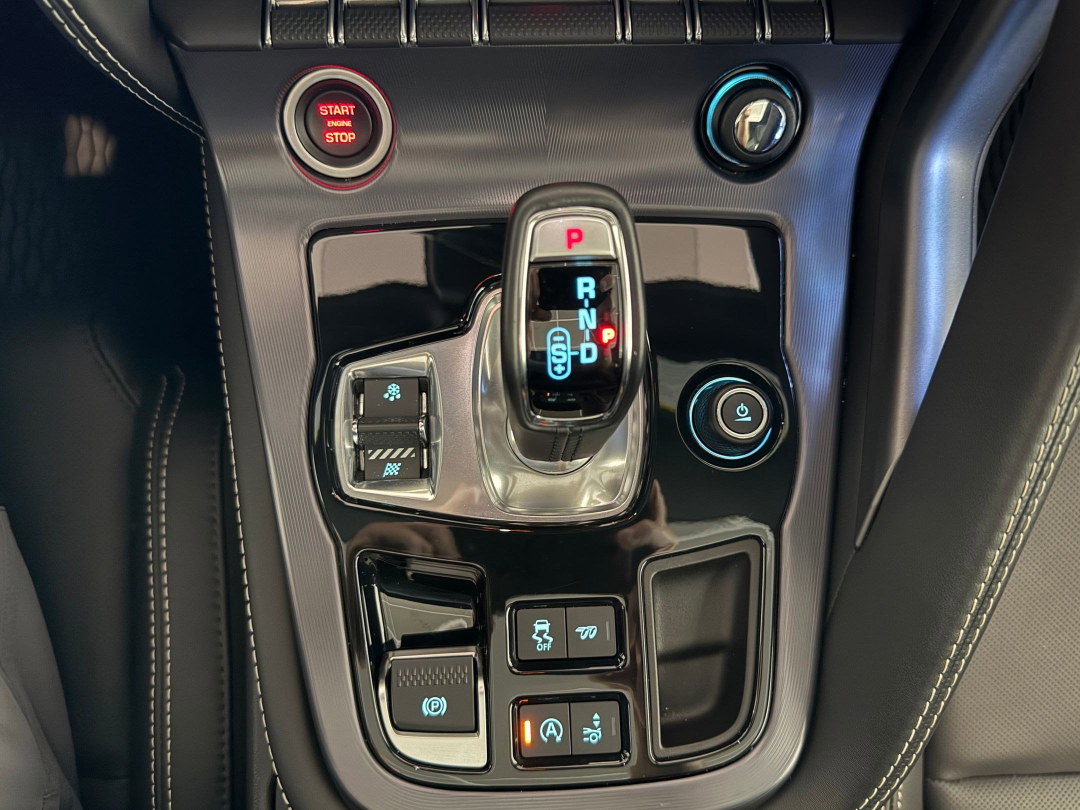 Certified 2023 Jaguar F-TYPE R AWD/4WD image 15
