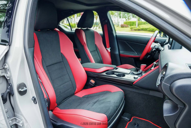 Used 2025 Lexus IS 500 w/ F-Sport Performance RWD image 32