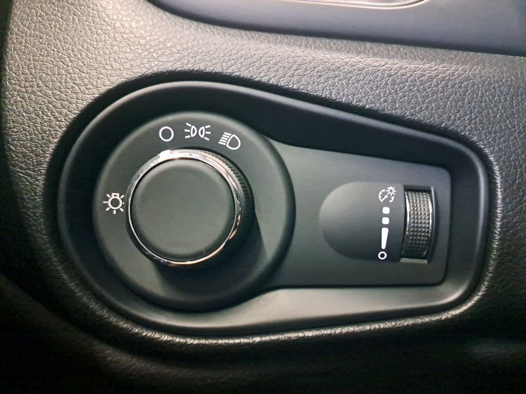 Used 2022 Jeep Renegade Sport image 26