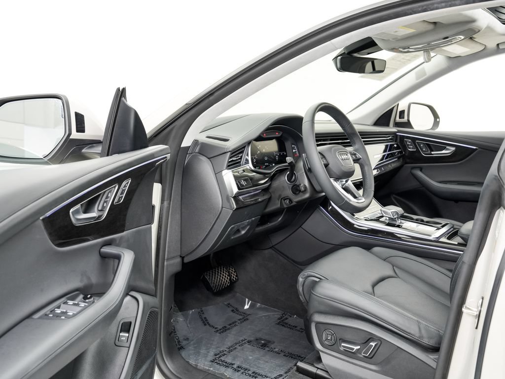 Used 2023 Audi Q8 Prestige AWD/4WD image 7