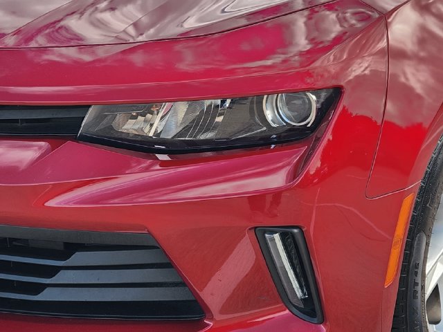 Used 2018 Chevrolet Camaro LT RWD image 16