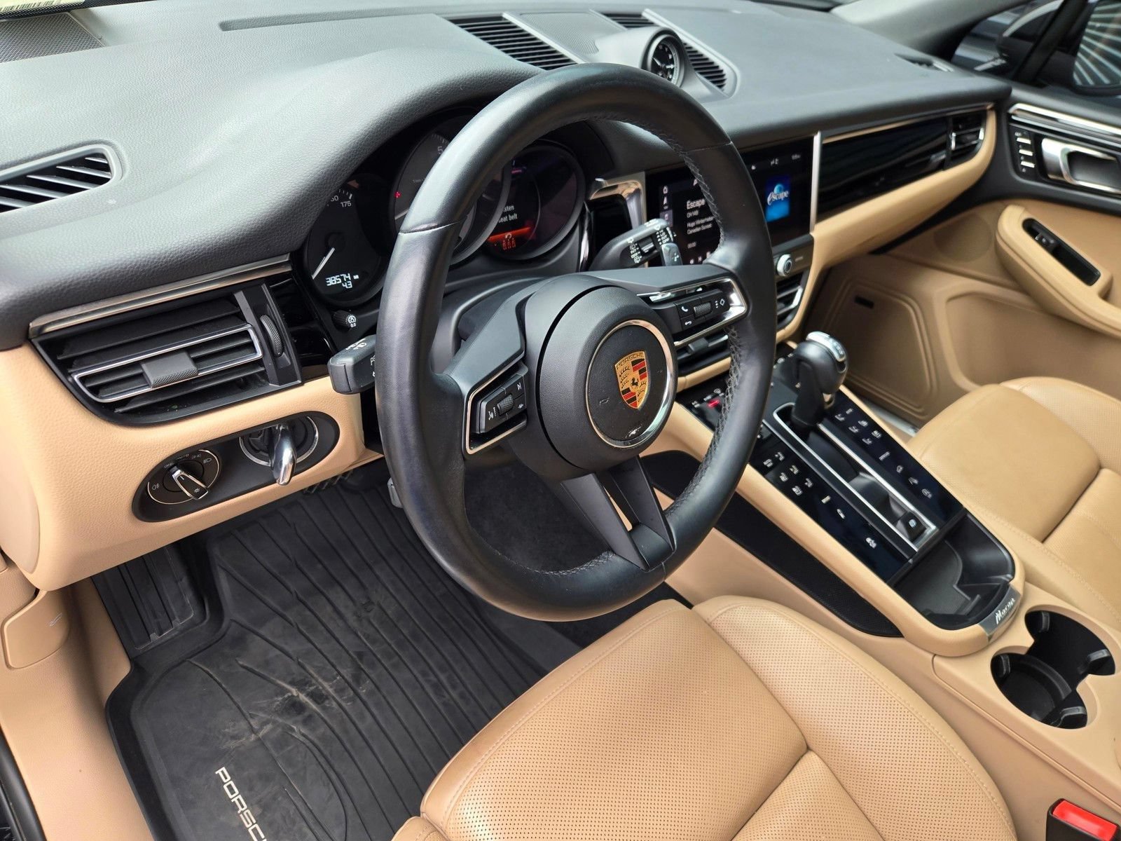 Certified 2024 Porsche Macan S AWD/4WD image 5