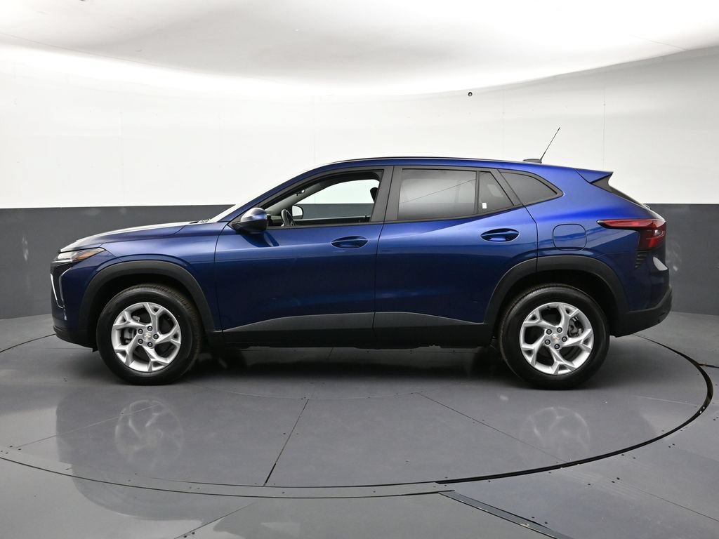 Certified 2024 Chevrolet Trax LS w/ LS Convenience Package FWD image 2