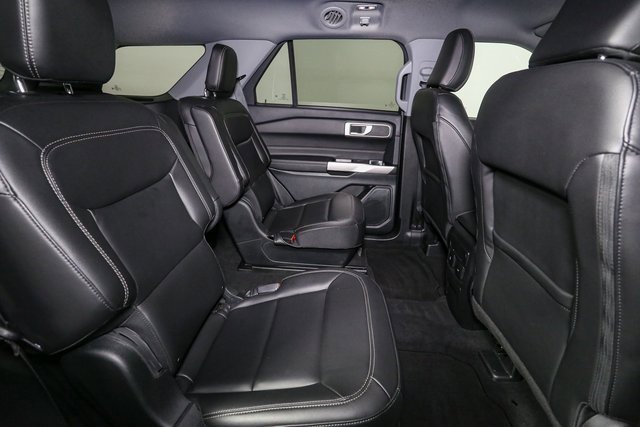 Used 2023 Ford Explorer XLT w/ Equipment Group 202A image 19