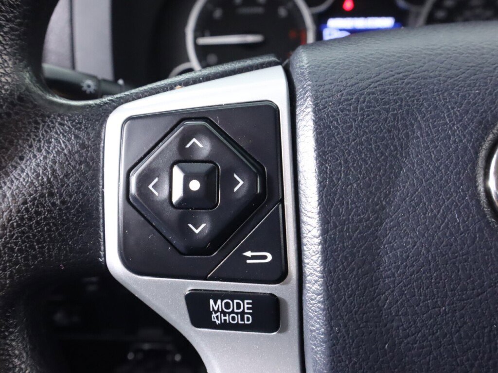 Used 2015 Toyota Tundra SR5 w/ SR5 Upgrade Package AWD/4WD image 12