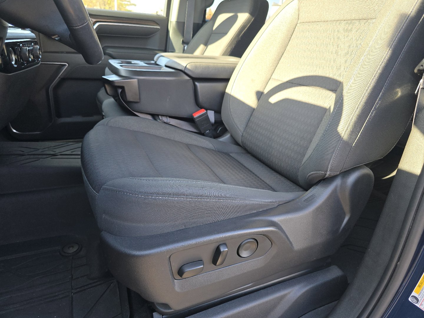 Certified 2022 Chevrolet Silverado 1500 LT image 30