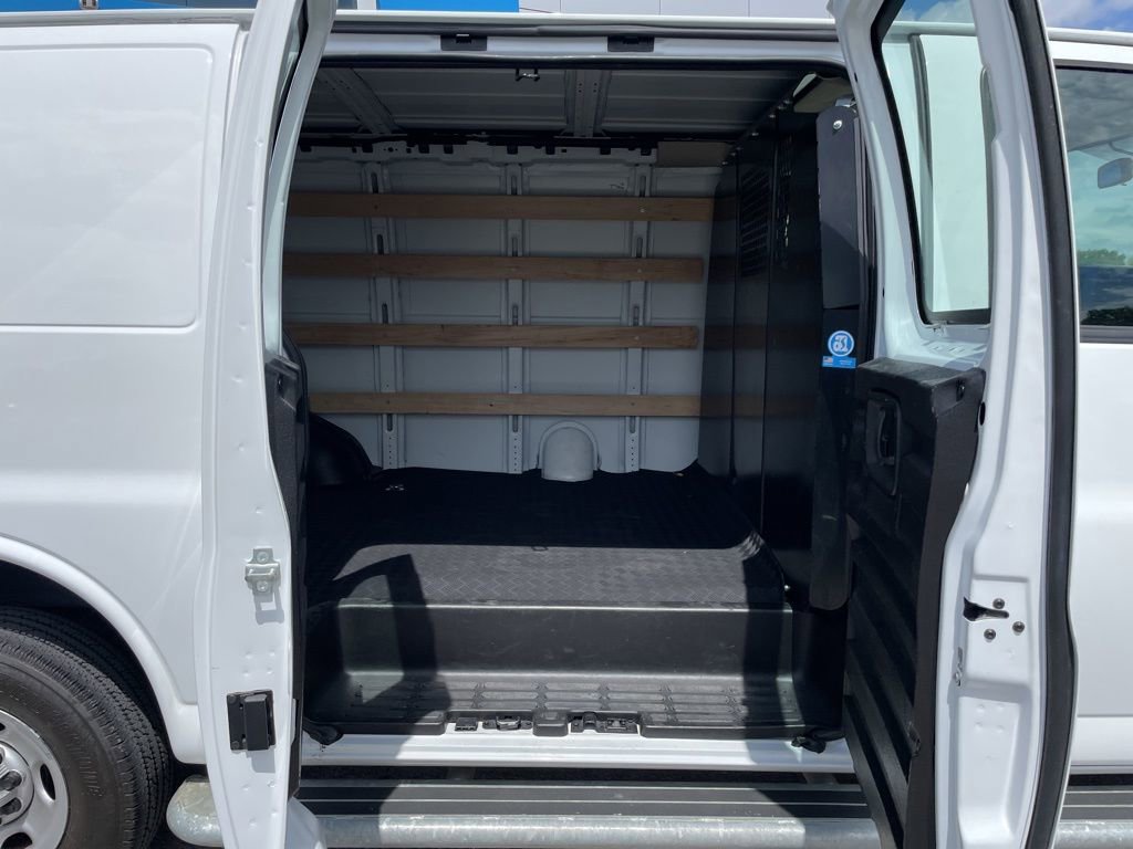 Used 2024 Chevrolet Express 2500 w/ Driver Convenience Package image 16