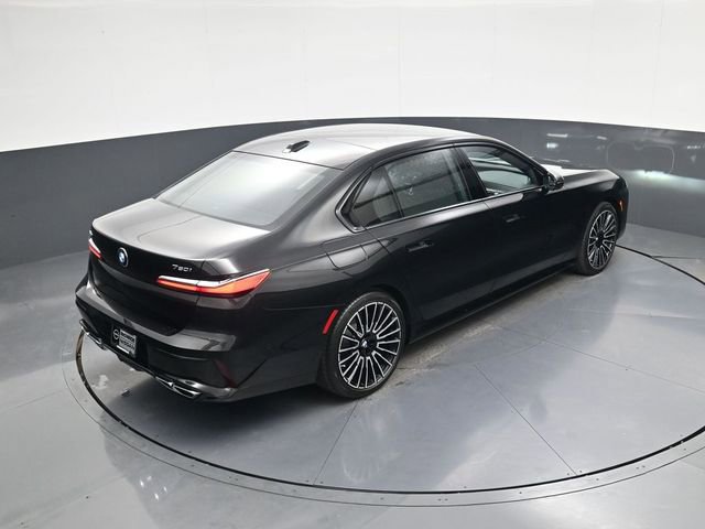 Used 2025 BMW 760i xDrive w/ Executive Package AWD/4WD image 39
