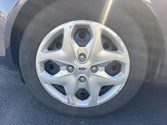 Used 2013 Ford Fiesta SE FWD image 14