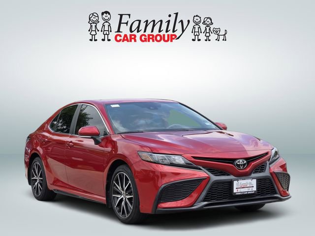 Used 2023 Toyota Camry SE FWD image 2