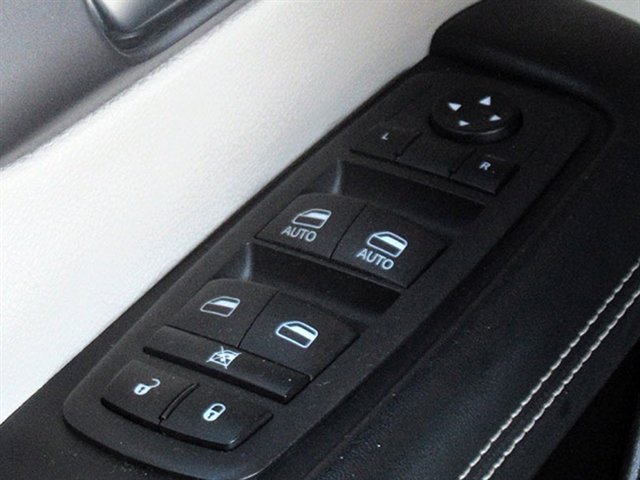 Used 2022 Chrysler Pacifica Touring-L FWD image 31