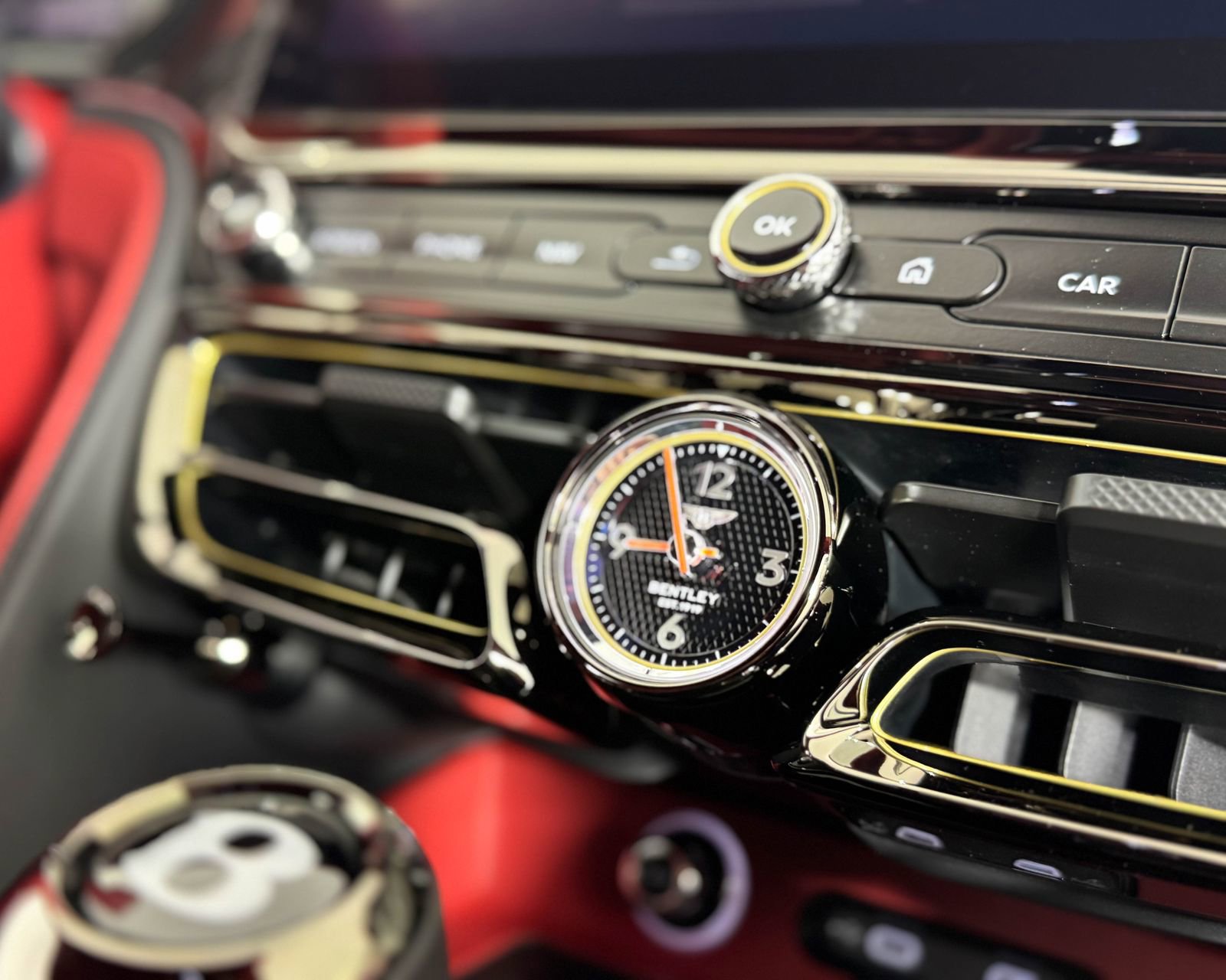 New 2025 Bentley Flying Spur Plug-In Hybrid image 21