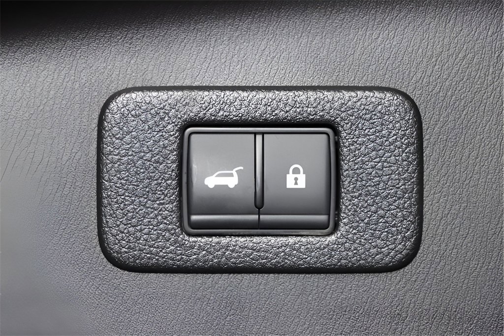 Used 2024 Nissan Armada Platinum w/ Captain's Chairs Package image 9