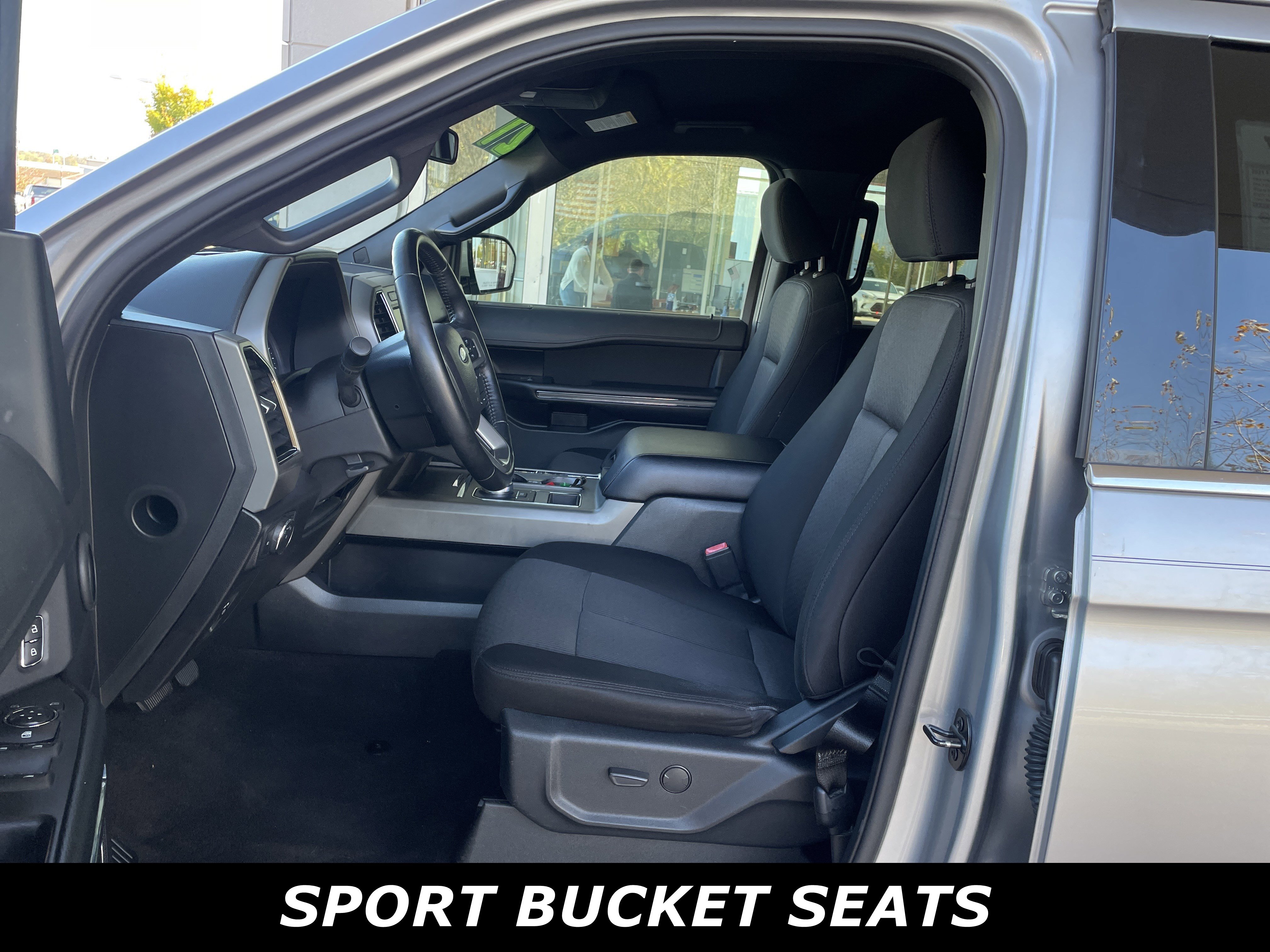 Used 2021 Ford Expedition XLT image 7