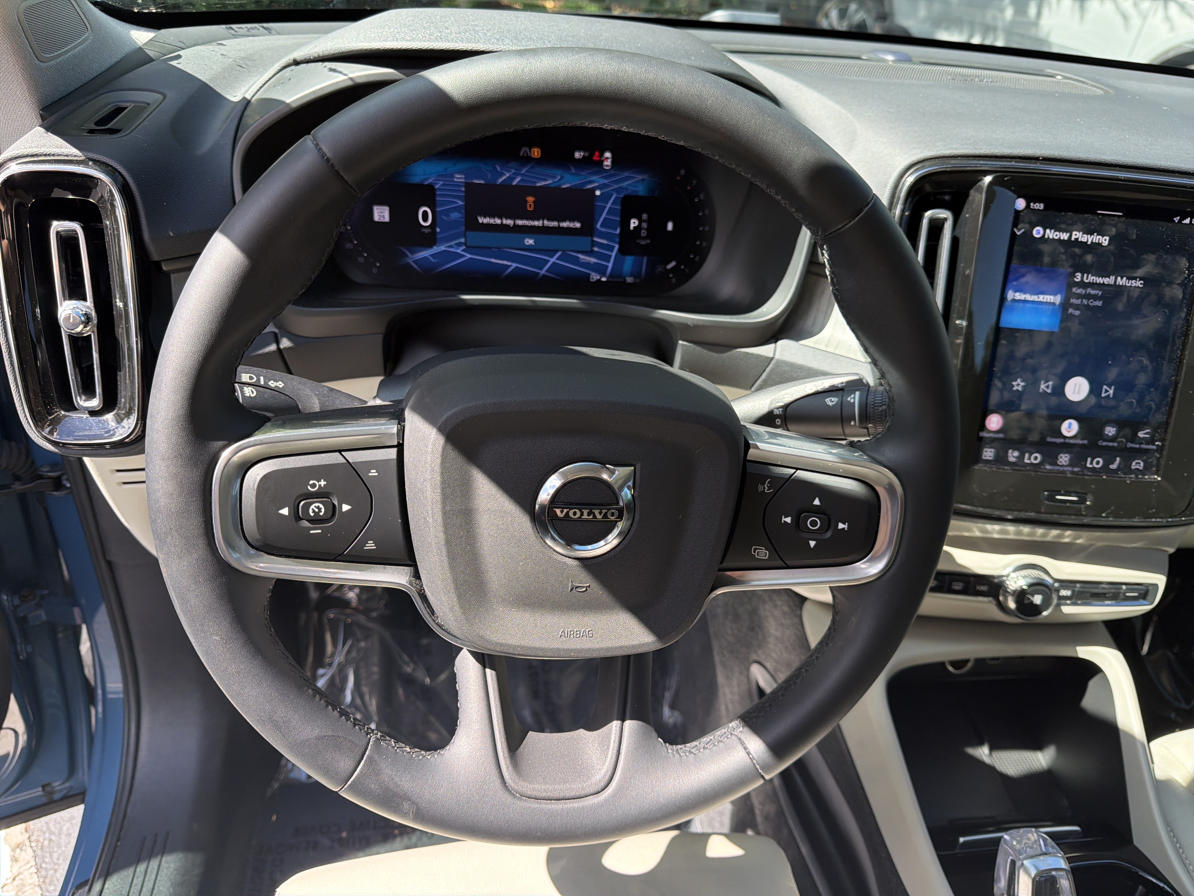 Certified 2024 Volvo XC40 B5 Ultimate w/ Protection Package Premier AWD/4WD image 18