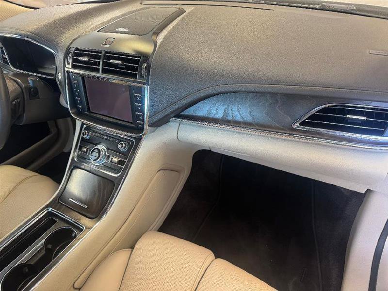 Used 2017 Lincoln Continental Reserve w/ Technology Package FWD image 26