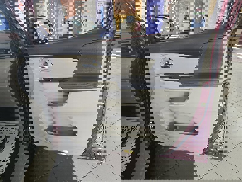 Used 2015 Honda Odyssey EX image 12