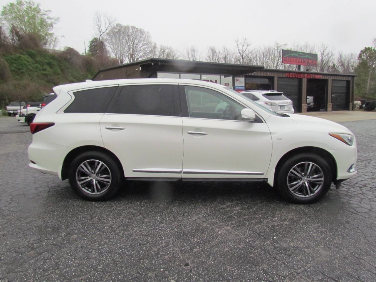 Used 2017 INFINITI QX60 Luxe image 8