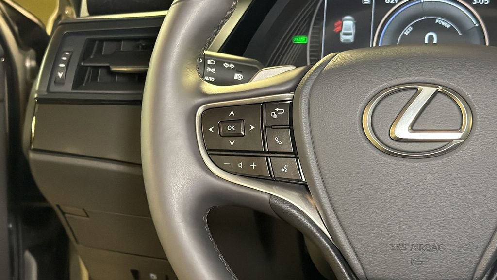 Used 2025 Lexus ES 300h w/ Premium Package image 21
