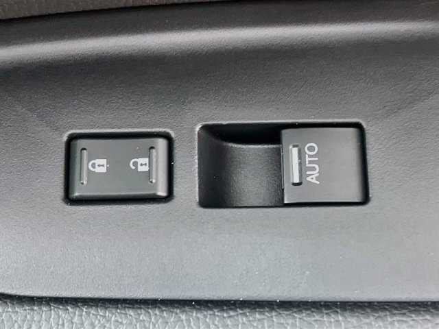 Used 2025 Honda Passport EX-L image 32