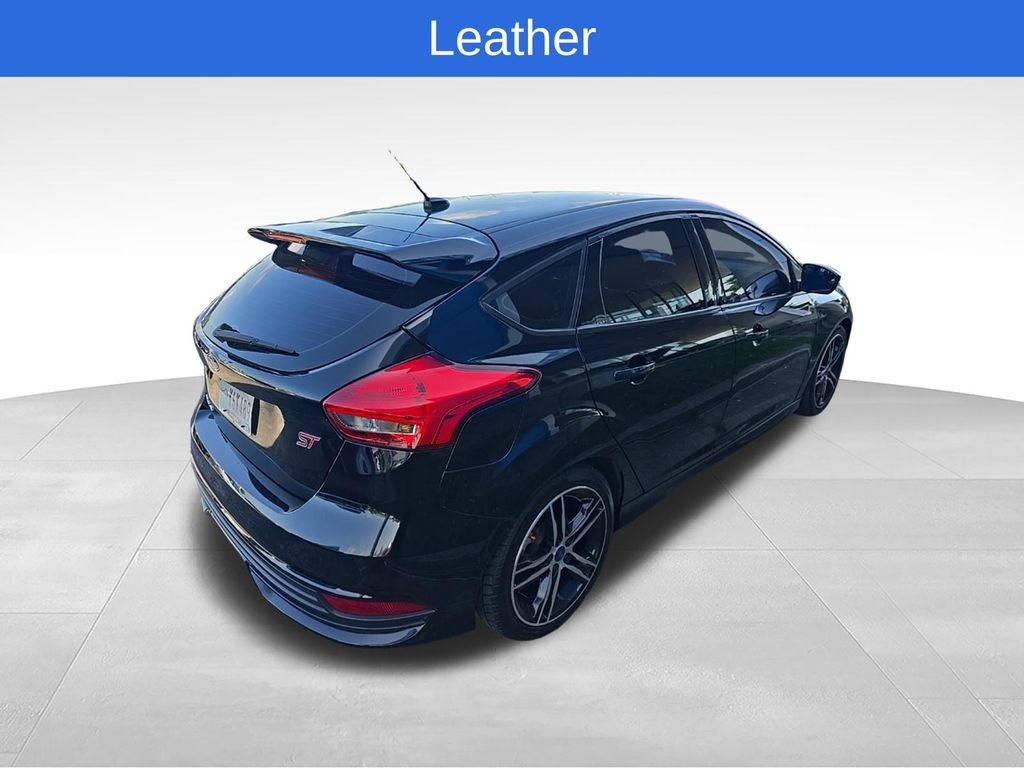 Used 2017 Ford Focus ST FWD image 4