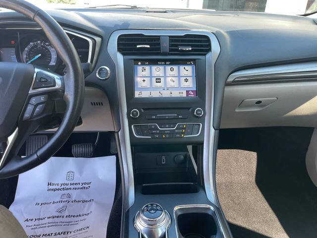Used 2017 Ford Fusion SE w/ Fusion SE Technology Package FWD image 19
