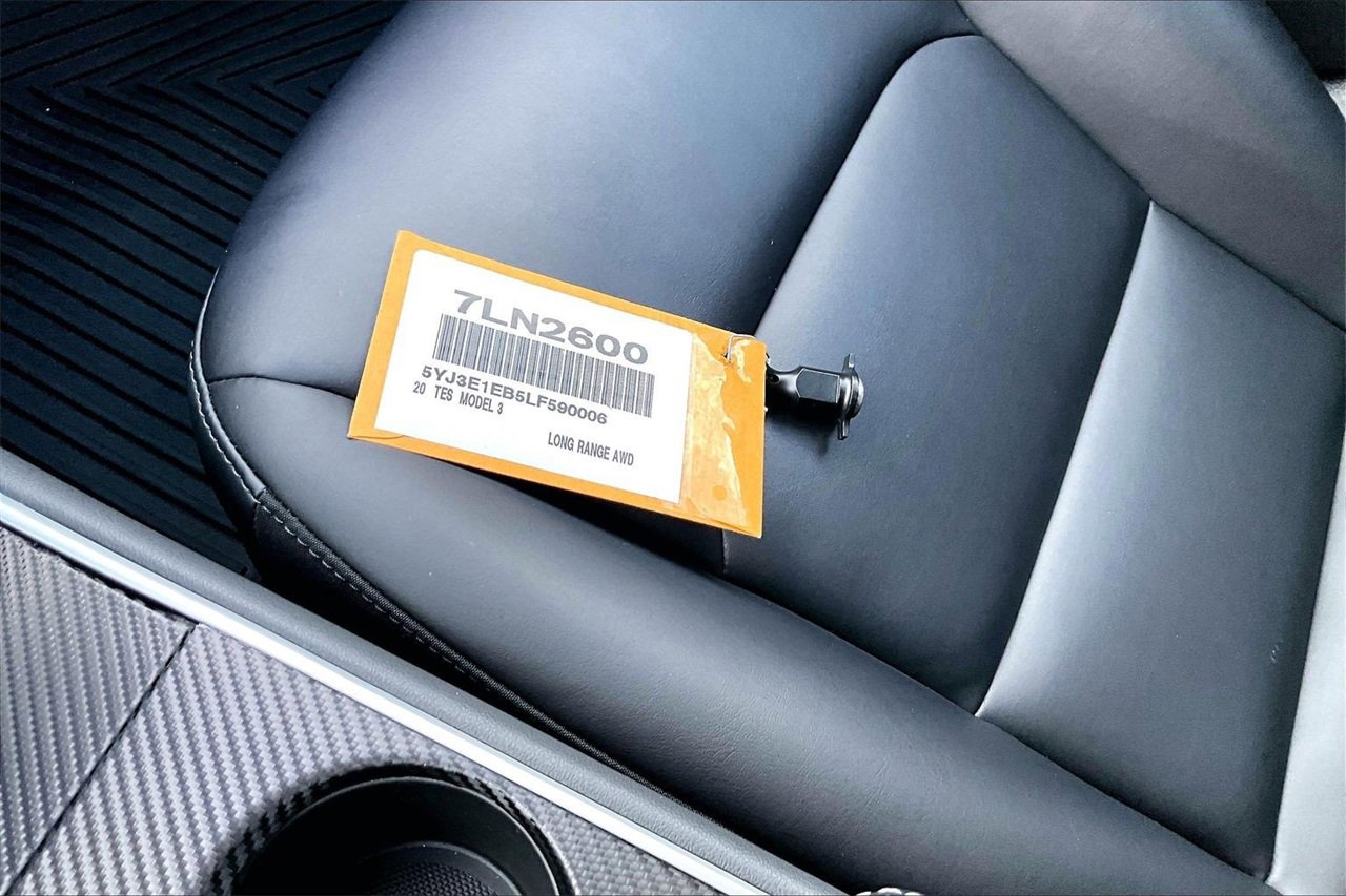 Used 2020 Tesla Model 3 Long Range image 31
