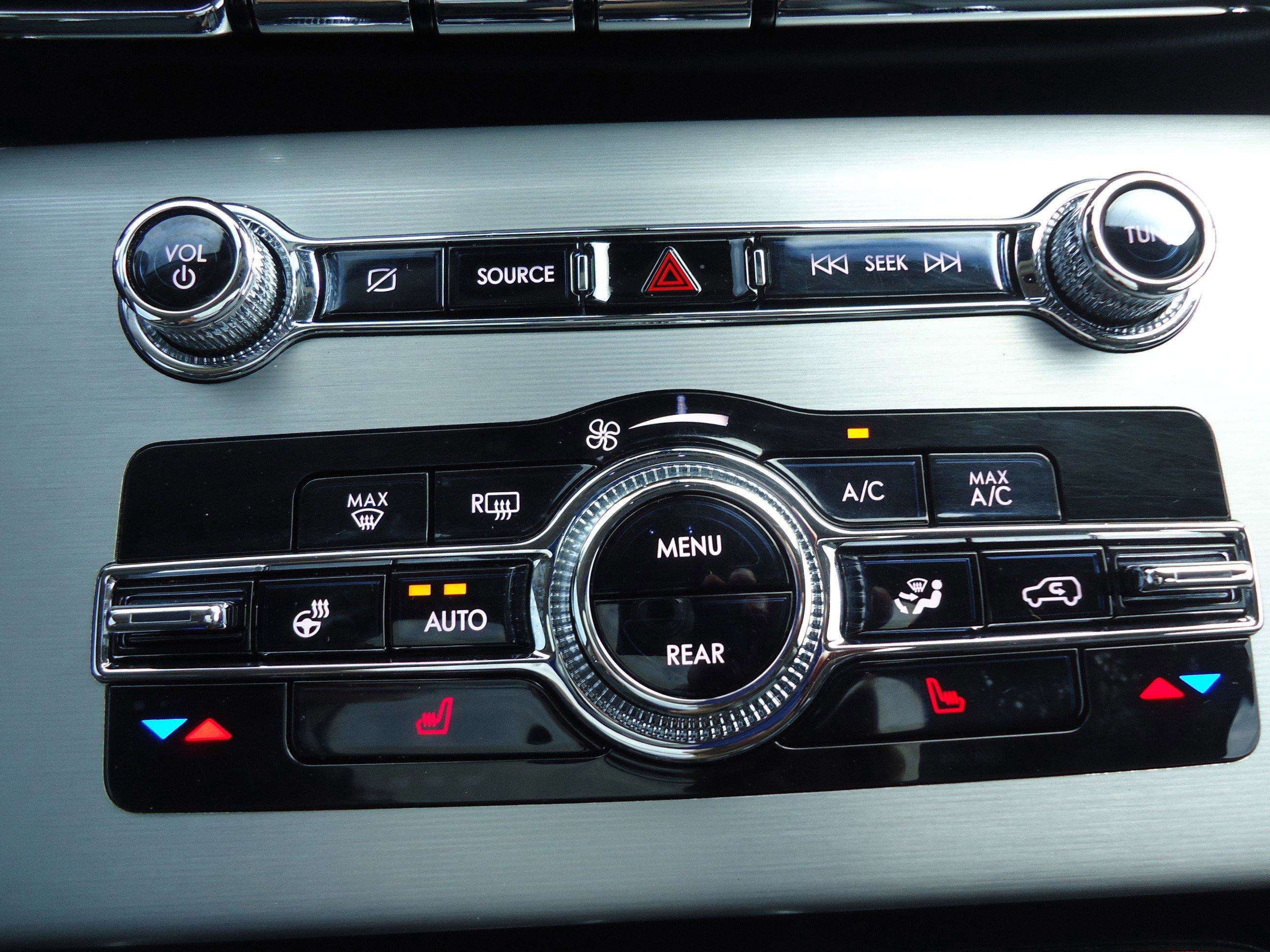 Used 2022 Lincoln Aviator AWD w/ Premium Package image 19